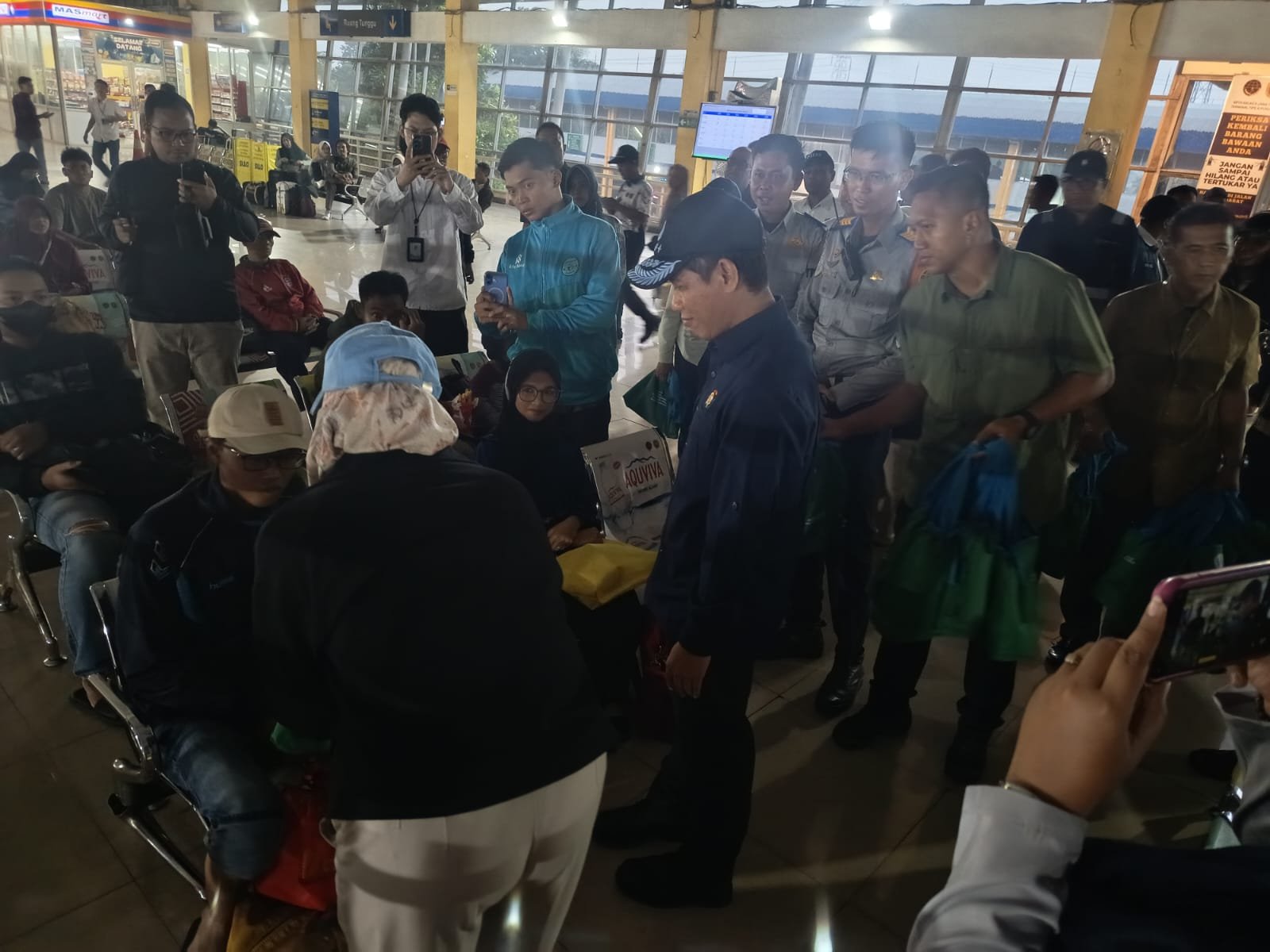 Menteri LH minta pengelola Terminal Purabaya benahi pengelolaan sampah