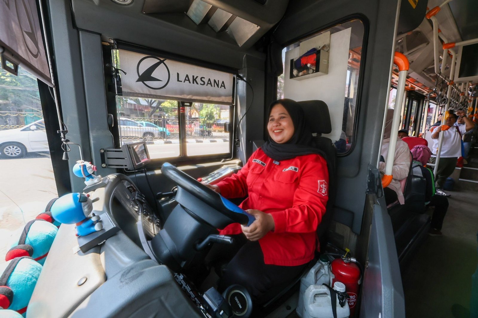 Kisah Sopir Perempuan Suroboyo Bus, Eka Hardiyanti Jadi Inspirasi Kartini Masa Kini