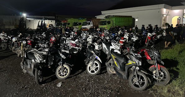 Polres Probolinggo Bubarkan Balap Liar di Dringu, Puluhan Motor Diamankan