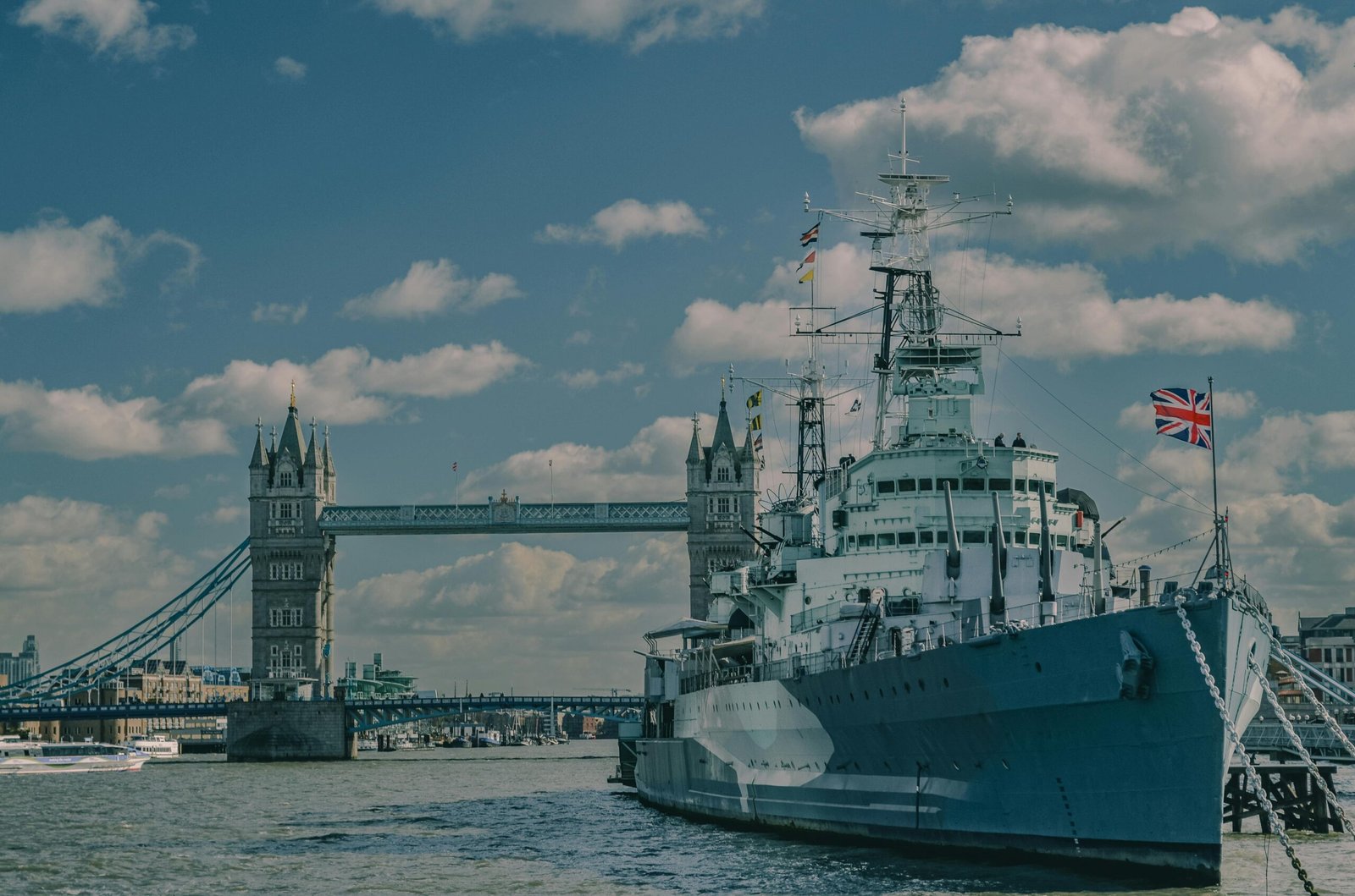 Inggris Bantah Pernyataan Trump Kirim kapal Penyapu Ranjau di Selat Hormuz