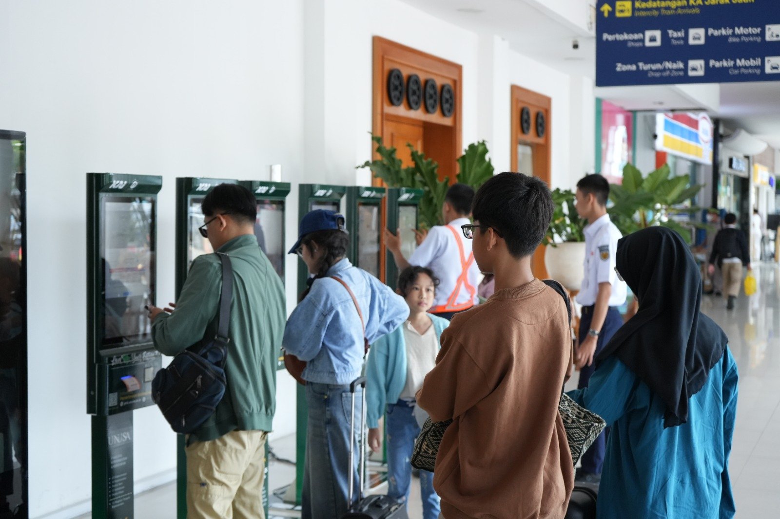 Libur Iduladha 2026, Penumpang KAI Daop 8 Surabaya Tembus 39 Ribu dalam Sehari