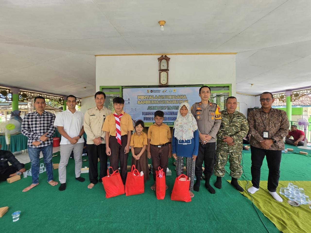 101 Sambungan Listrik Baru Resmi Menyala, PTPN I  ( Persero ) Regional 5 Hadirkan Harapan Baru bagi Warga Afdeling Trate