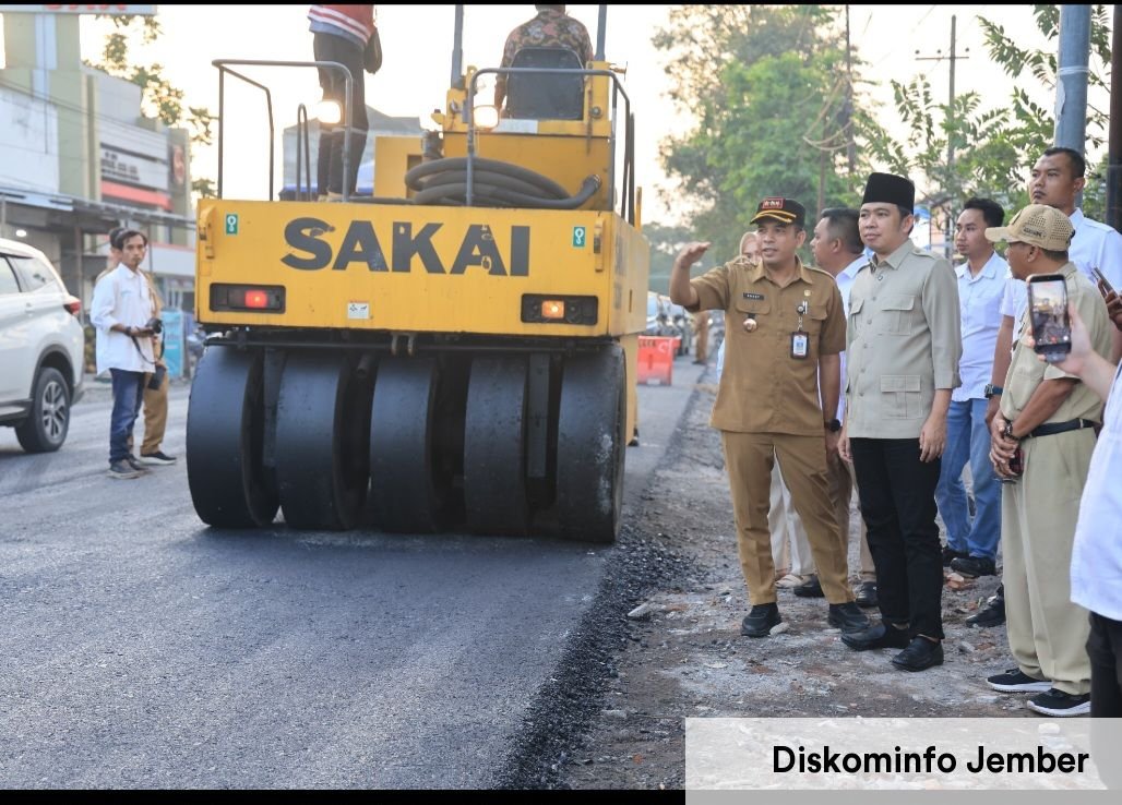 Gus Fawait Tinjau Perbaikan Jalan Provinsi di Kencong Masyarakat Dimohon Bersabar