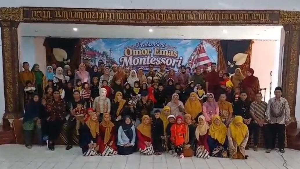 PAUD Omor Emas Gelar Pentas Seni Bertema Montessori Dari Madura Menuju Dunia