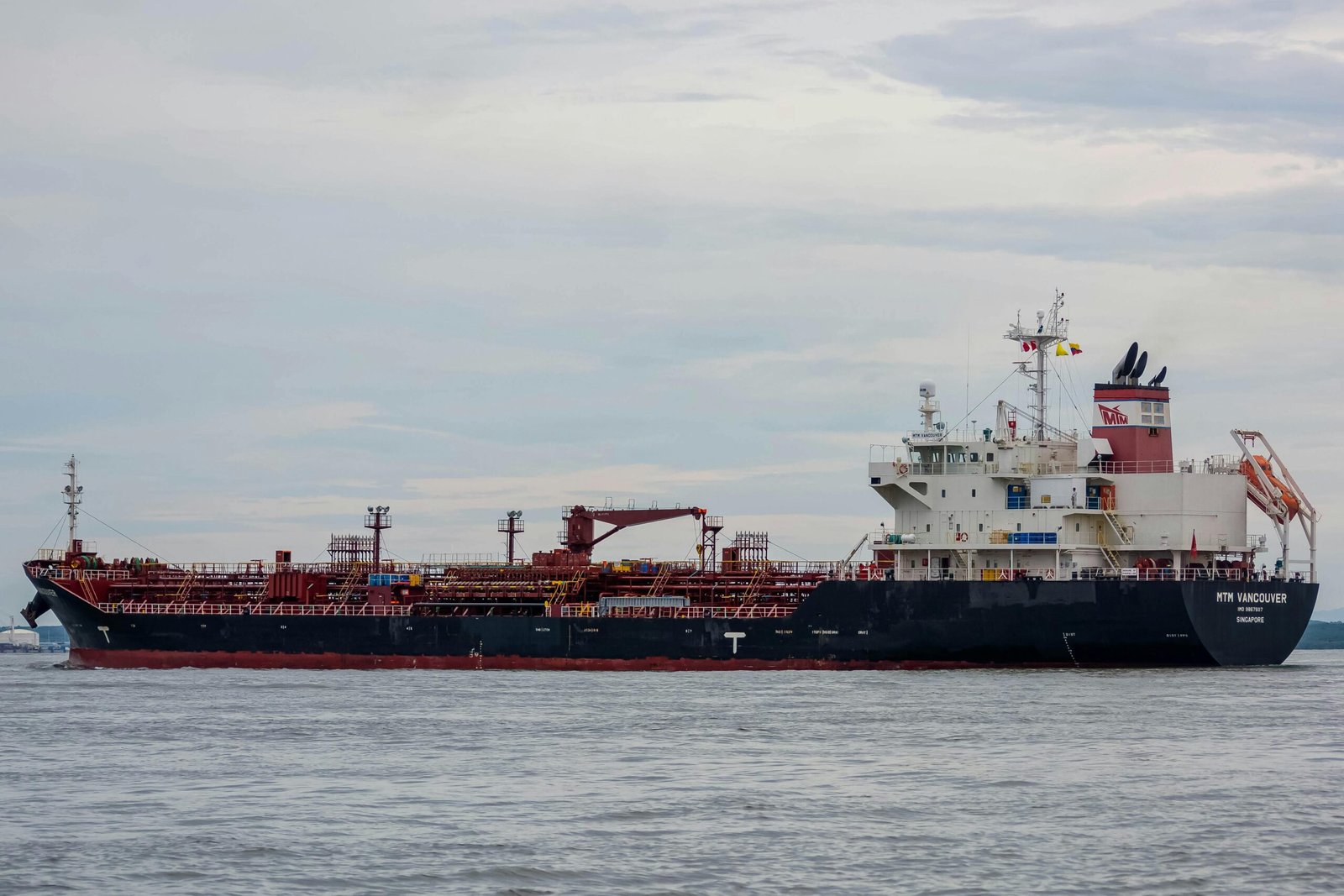Kapal Korea Selatan Ditabrak Benda Misterius di Selat Hormuz