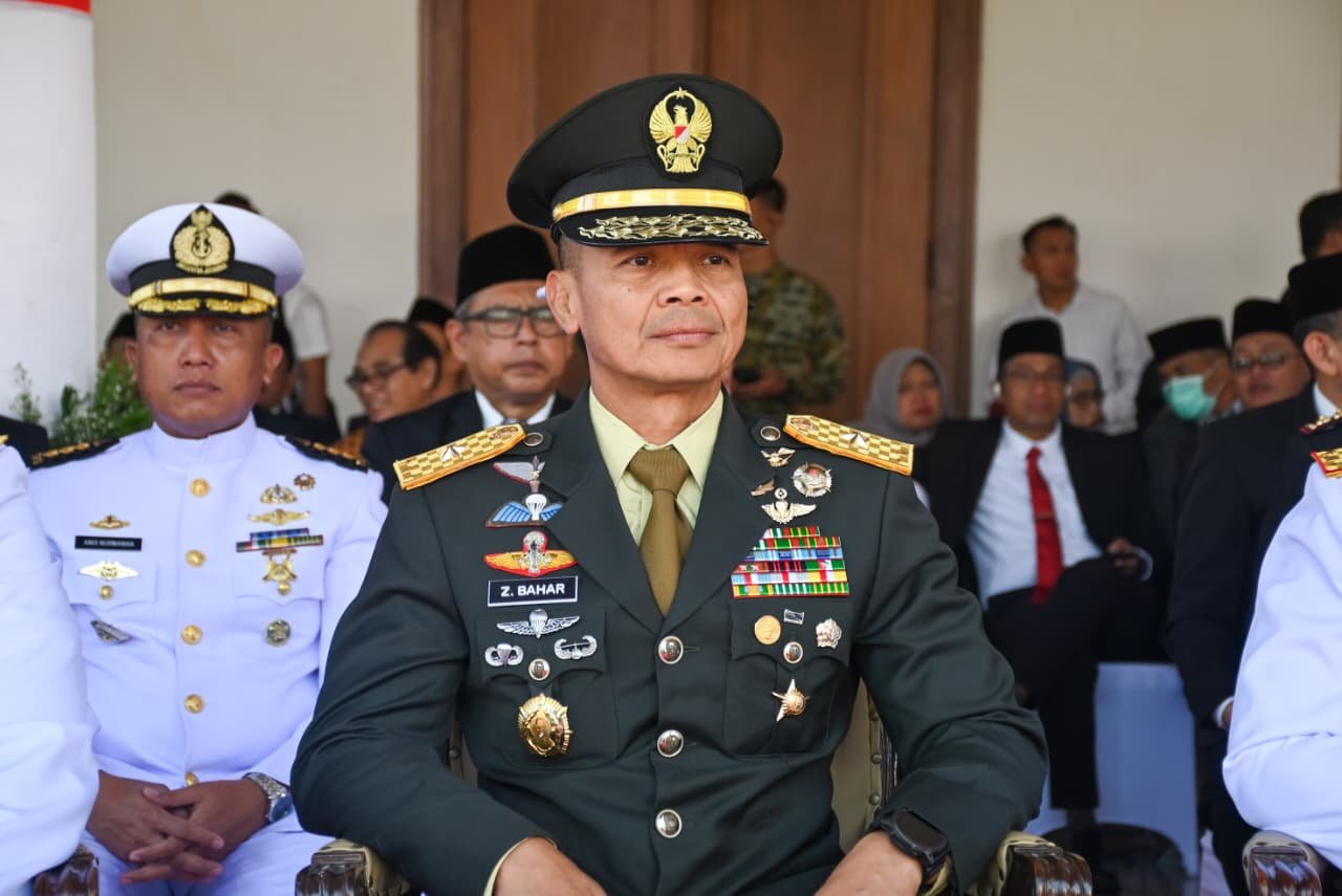 Pancasila Pemersatu Bangsa: Upacara Hari Lahir Pancasila 2026 di Surabaya, Kasdam V/Brawijaya Turut Berpartisipasi