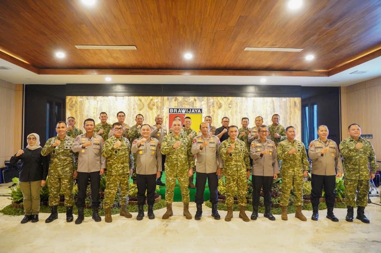 TNI-Polri Kompak! Pangdam V/Brawijaya dan Kapolda Jatim Satu Tekad Mengabdi untuk Jawa Timur