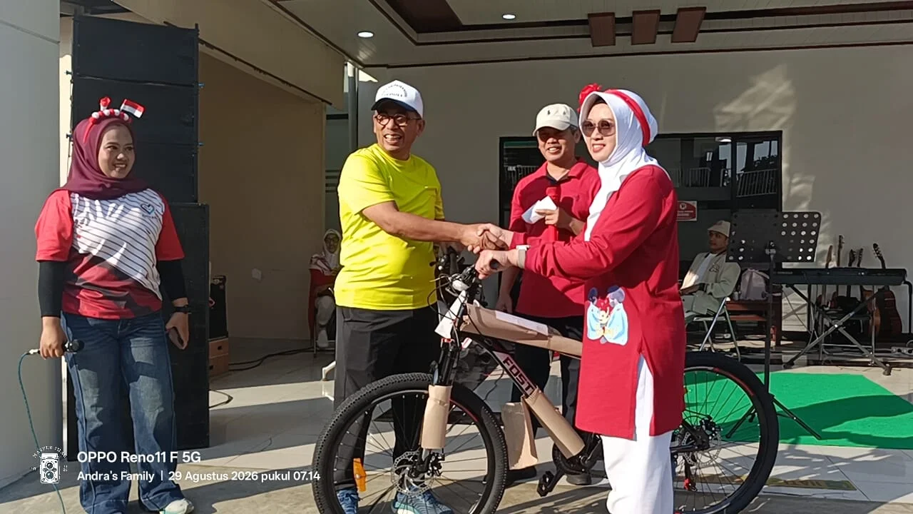RSUD Kabupaten Kediri Menyelenggarakan Kegiatan Bersama untuk Seluruh Civitas Hospitalia, dengan Judul Jalan Sehat Ceria