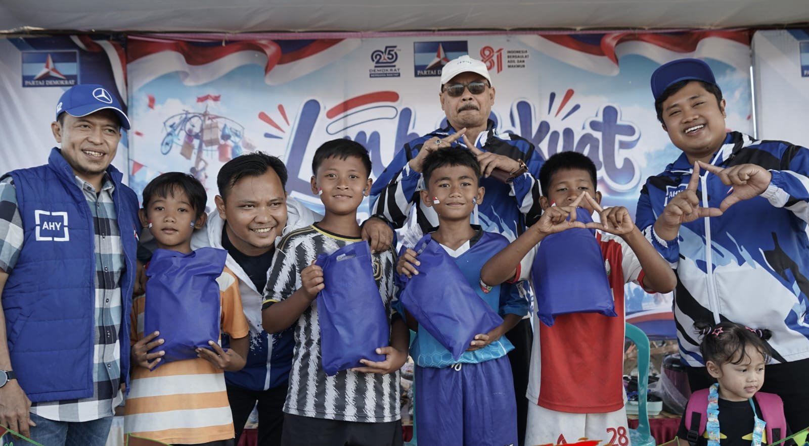 Demokrat Sidoarjo meriahkan HUT ke-81 RI lewat lomba rakyat