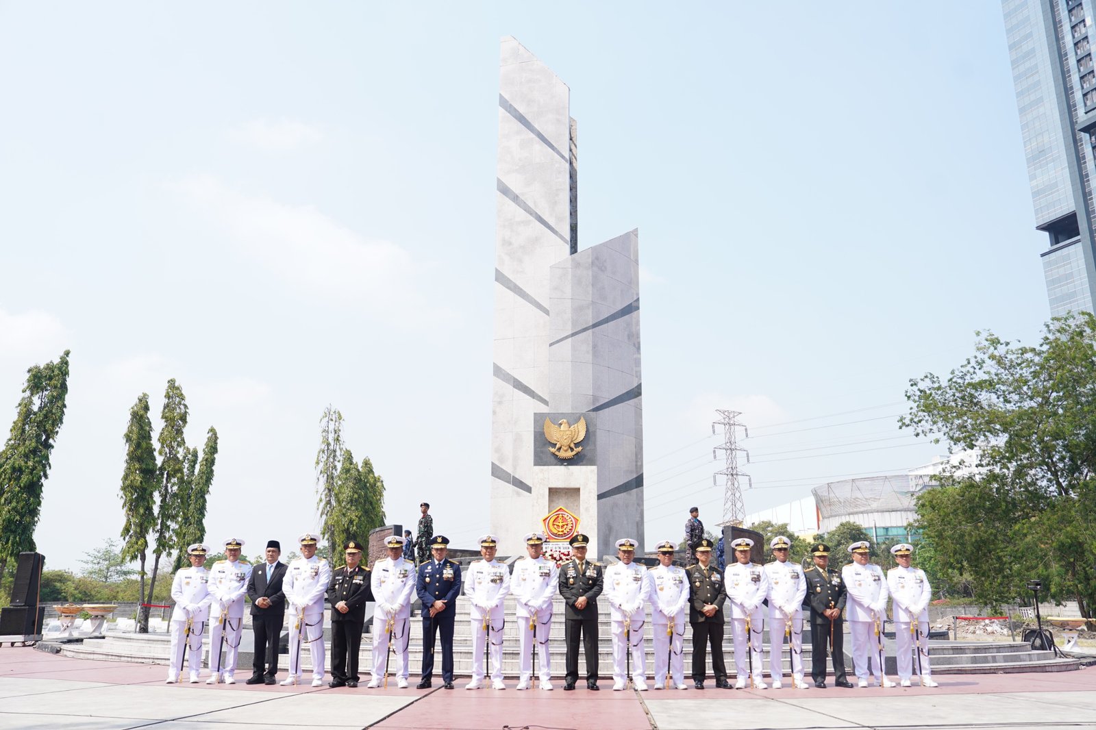Ziarah Nasional HUT TNI ke-81 Tahun 2026 di TMP 10 November Surabaya, TNI Teguhkan Nilai Pengabdian